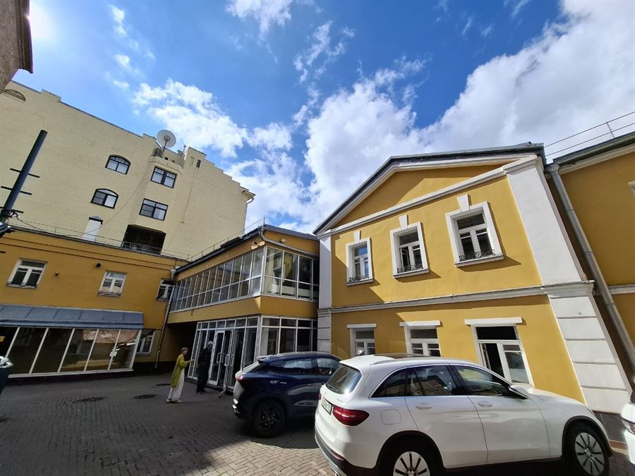 Внутренний двор, парковка